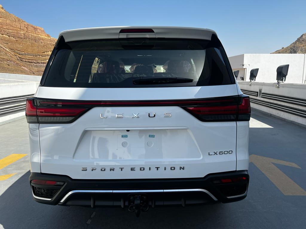 Lexus LX600 Sport 2023 photo 4